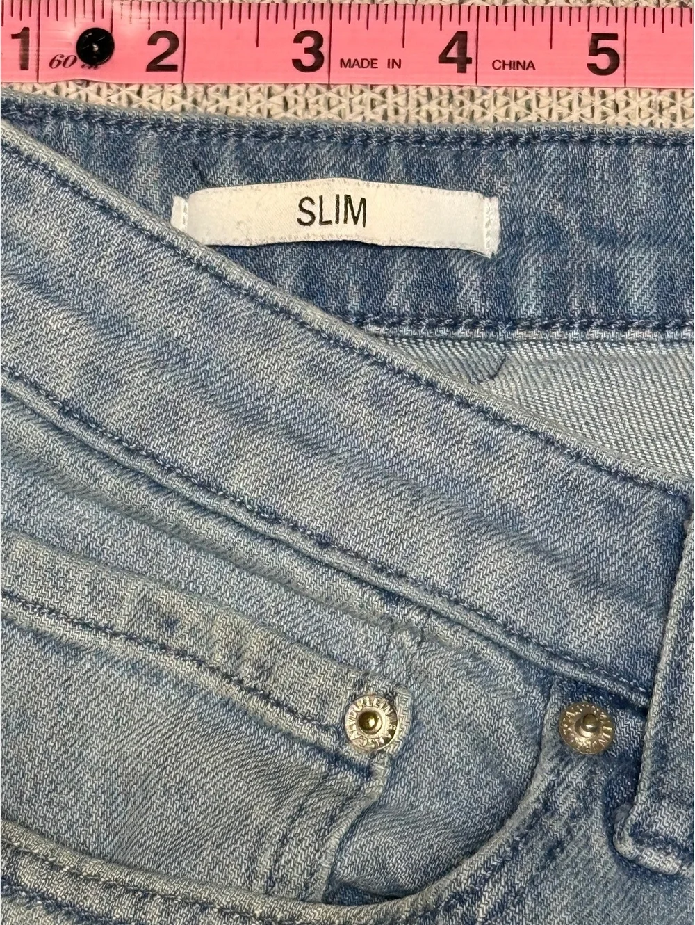 Calvin Klein Slim Light Wash Denim Shorts W36 XL32